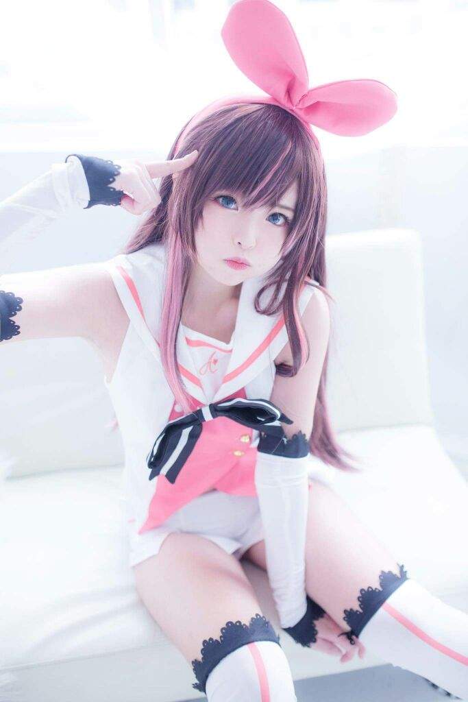 Kizuna Ai Cosplay