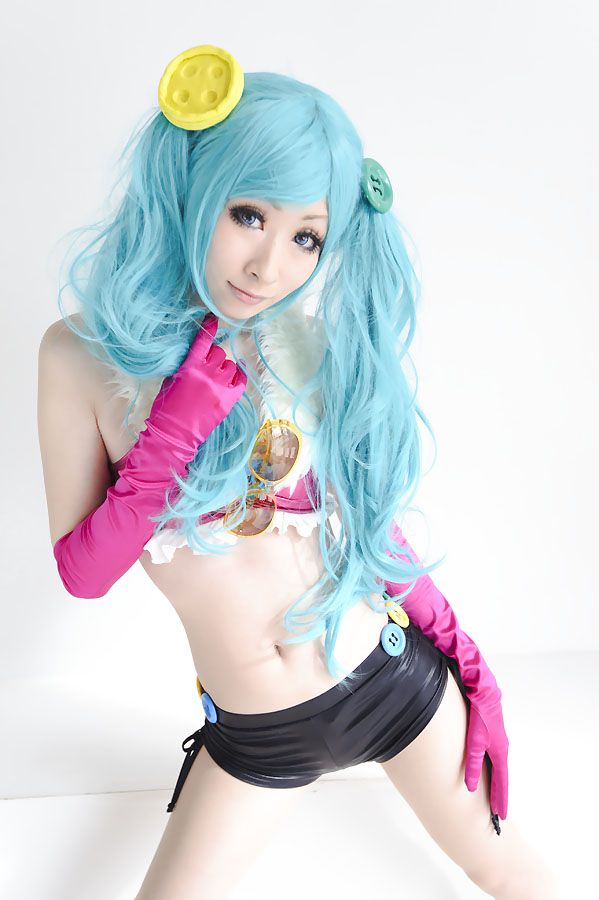 Ecchi Hatsune Miku Cosplay 