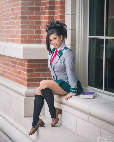 My Hero Academia Sexy Momo Cosplay - Rian Synnth