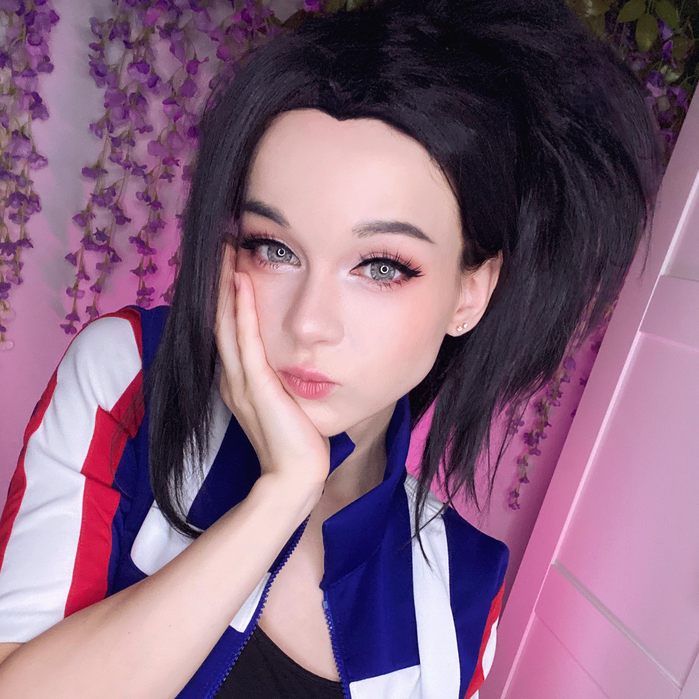 Momo Yaoyorozu Cosplay